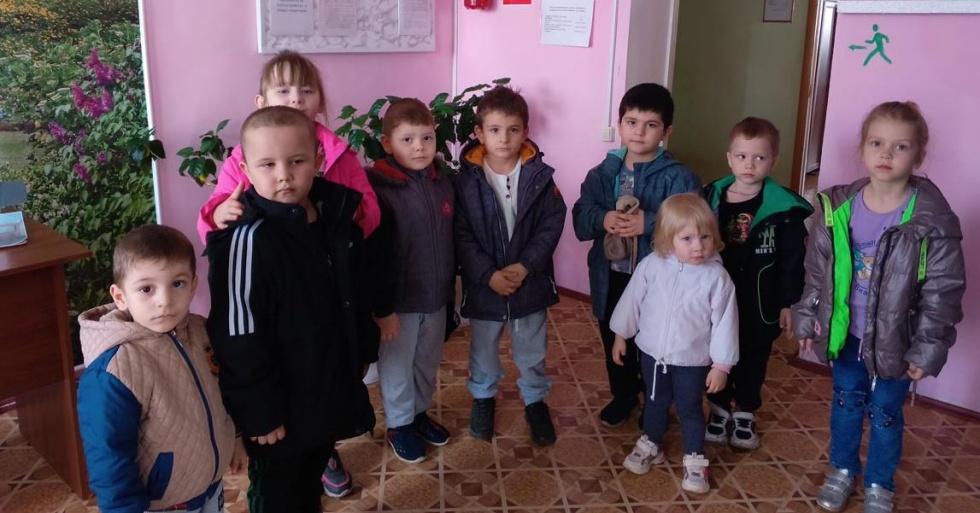 Ребятишки в гости к книжкам