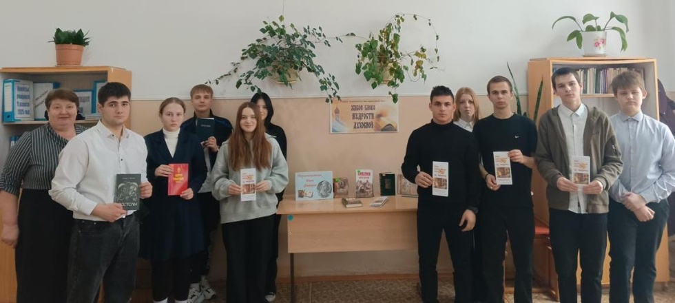 Есть чудо на земле с названьем дивным – книга!