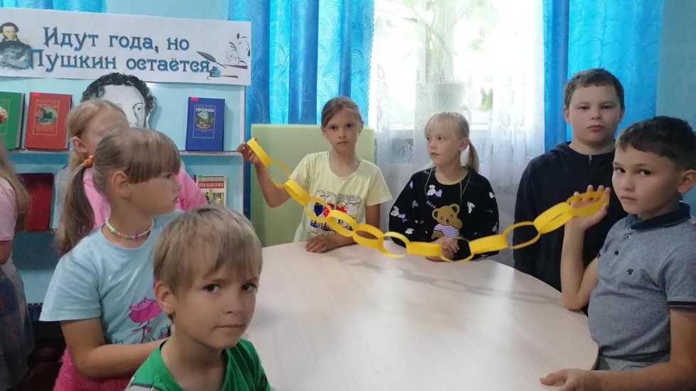 И кот ученый свои мне сказки говорил
