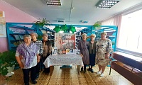 Окрасился месяц багрянцем…