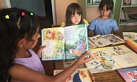 Путешествуют детишки по страницам добрых книжек