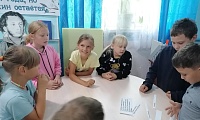 И кот ученый свои мне сказки говорил