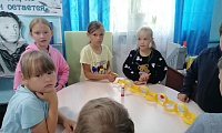 И кот ученый свои мне сказки говорил