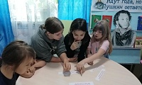 И кот ученый свои мне сказки говорил