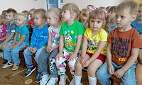 Книжки разные читаем, никогда не унываем