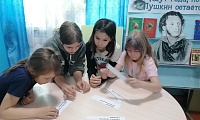 И кот ученый свои мне сказки говорил