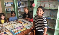 Путешествуют детишки по страницам добрых книжек