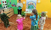 Пусть детство звонкое смеётся!