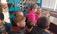 Ребятишки в гости к книжкам