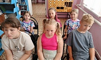 Шёл по улице солдат