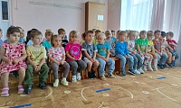 Книжки разные читаем, никогда не унываем