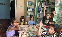 Путешествуют детишки по страницам добрых книжек