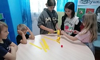 И кот ученый свои мне сказки говорил