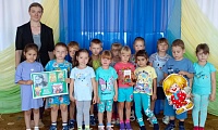 Книжки разные читаем, никогда не унываем