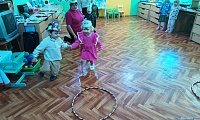Пусть детство звонкое смеётся!