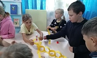 И кот ученый свои мне сказки говорил