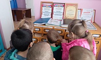 Ребятишки в гости к книжкам