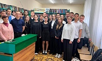 Он сам частица Дона своего