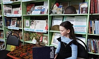 Человек шагает в космос