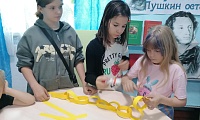 И кот ученый свои мне сказки говорил