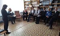 Склоняясь перед памятью поэта