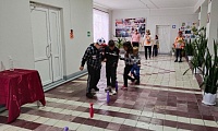 Осенней порой мы играем с детворой