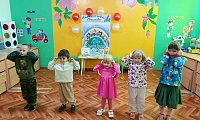 Пусть детство звонкое смеётся!