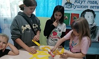 И кот ученый свои мне сказки говорил