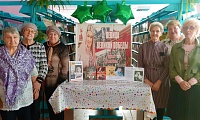 Окрасился месяц багрянцем…